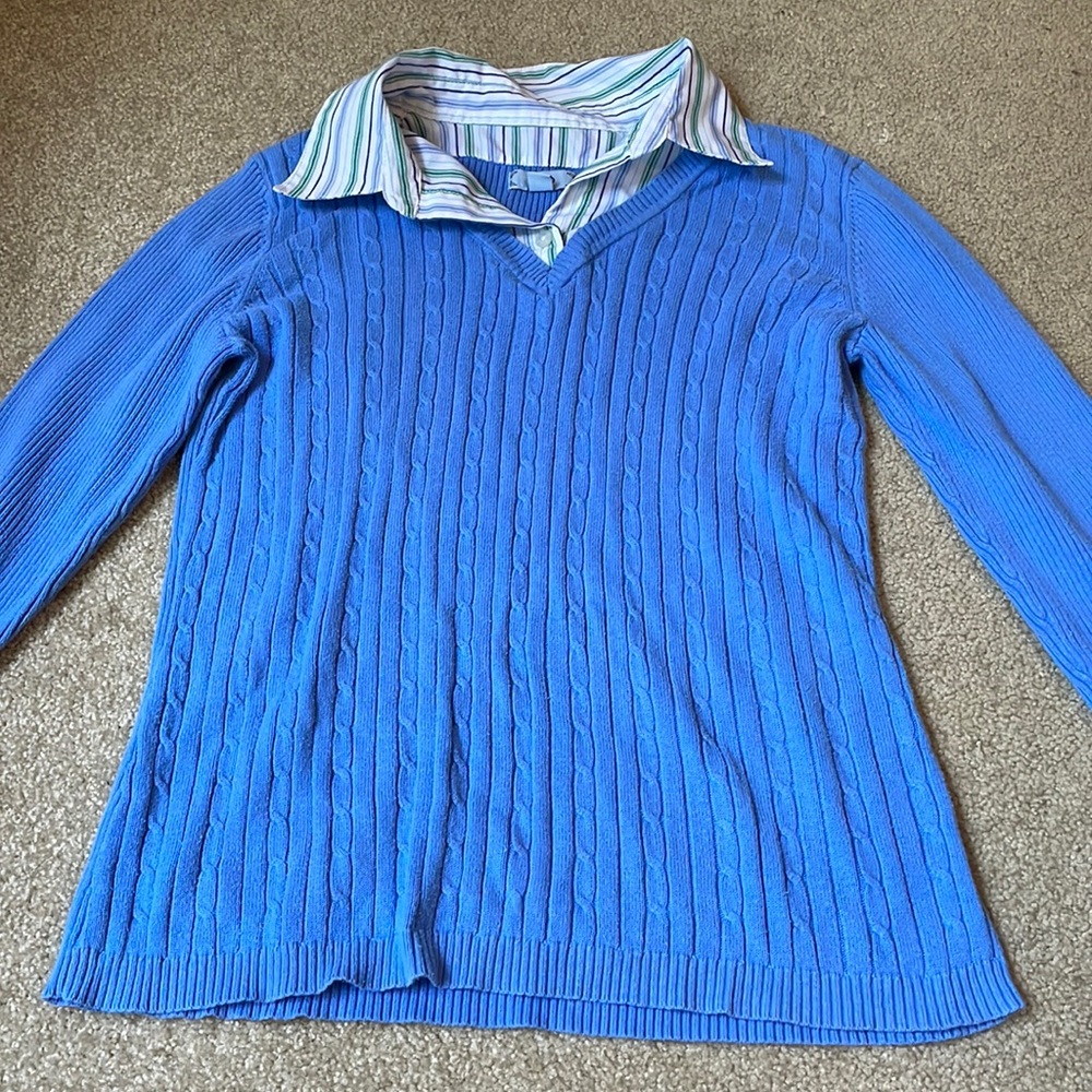 blue collared sweater 💙